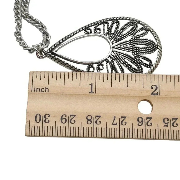 Premier Designs Openwork Teardrop Pendant Chain Necklace Silver Tone Vintage - Picture 4 of 6